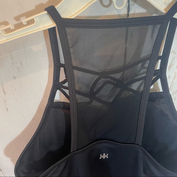 Black workout/exercise top with mesh detail - Picture 5 of 5